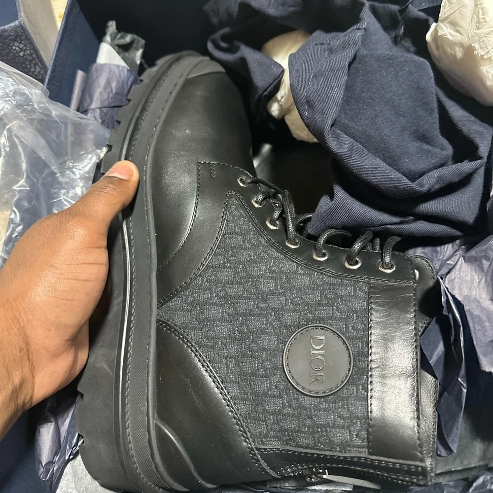 Size 41 Dior boot only worn once and also Dior hoodie, - Picture 1 of 3